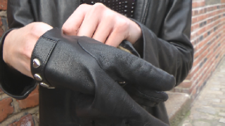 lucy-girl-in-leather-gloves-black-leather-jacket